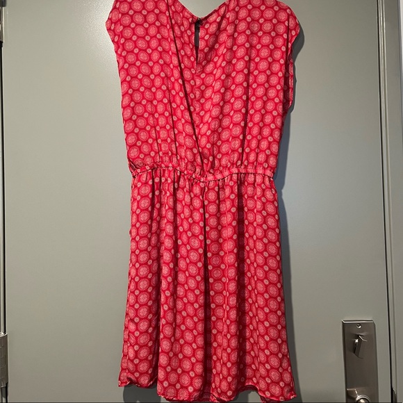 Forever 21+ Plus beautiful red dress! Perfect for spring and summer! Siz… - Picture 2 of 3